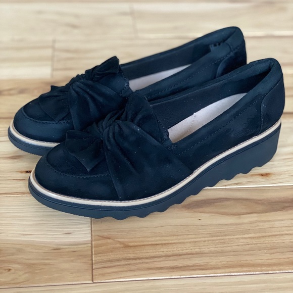 Clark’s Microsuede Loafers Size 7 - Picture 2 of 4